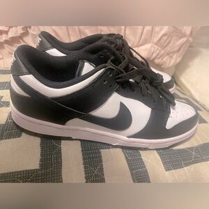 Nike panda low dunk NEVER WORN